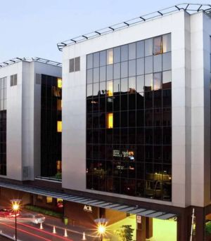 The image displays the prestigious American Hospital’s modern infrastructure and commitment to providing world-class healthcare services with a focus on patient comfort.